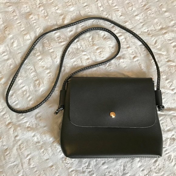 NWOT minimalist crossbody bag - Picture 2 of 3